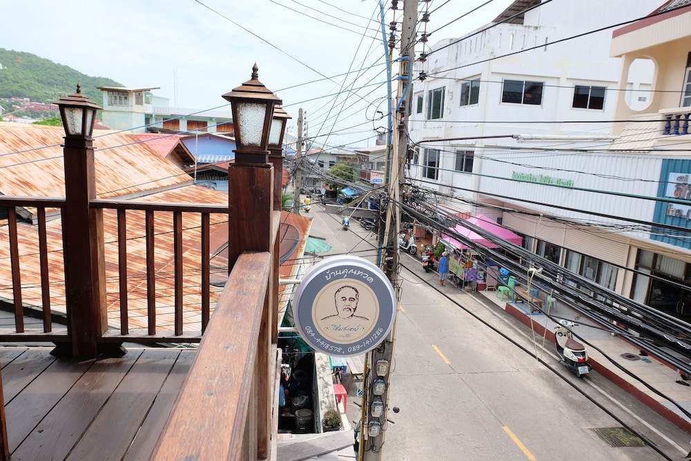 Baan Kun Tuad Ko Si Chang 31/36