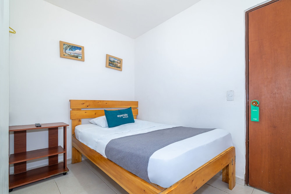 ROOM, SINGLE