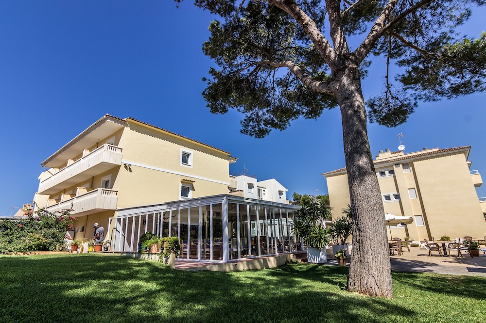 Bluewater Hotel 23/27