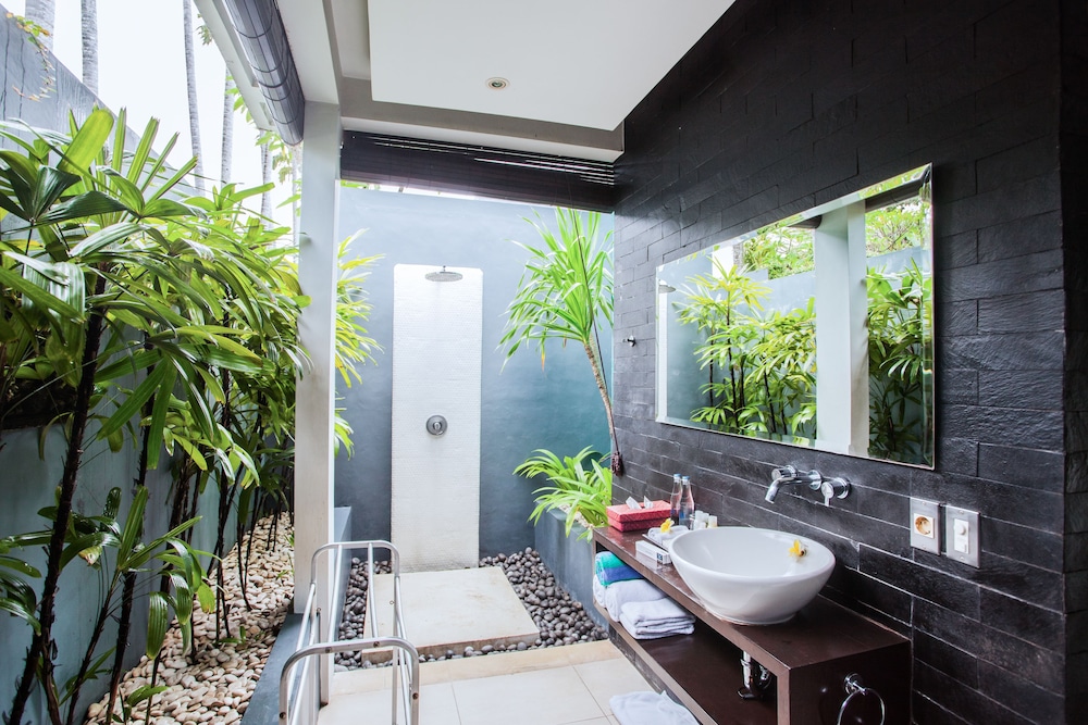 KEMBALI VILLAS 46/50