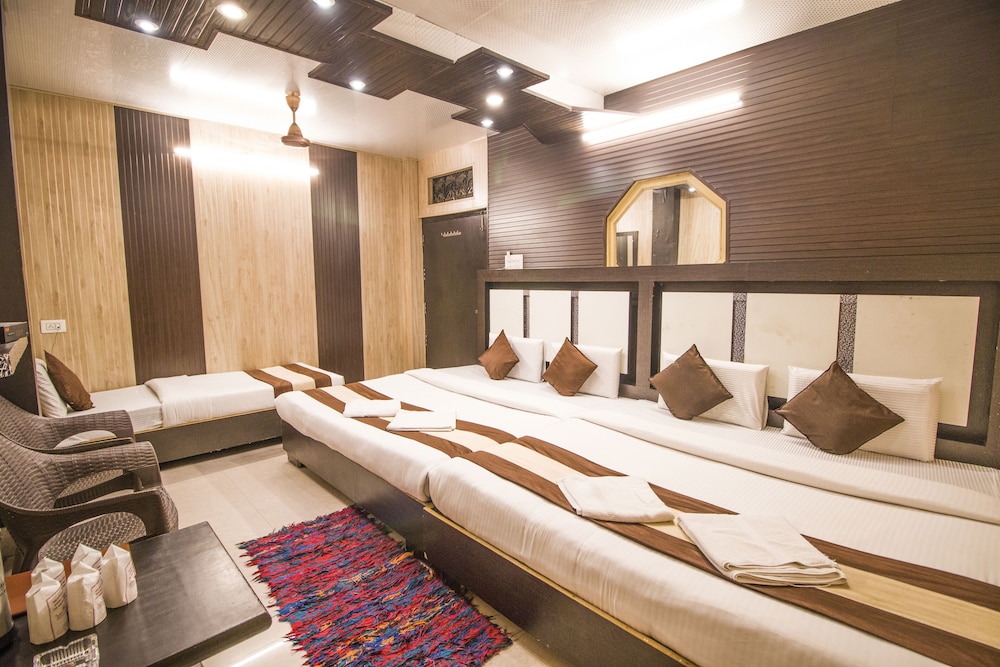 Hotel Pardesi 27/45