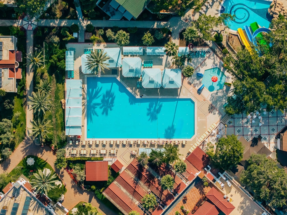 Pirates Beach Club All Inclusive 4/48