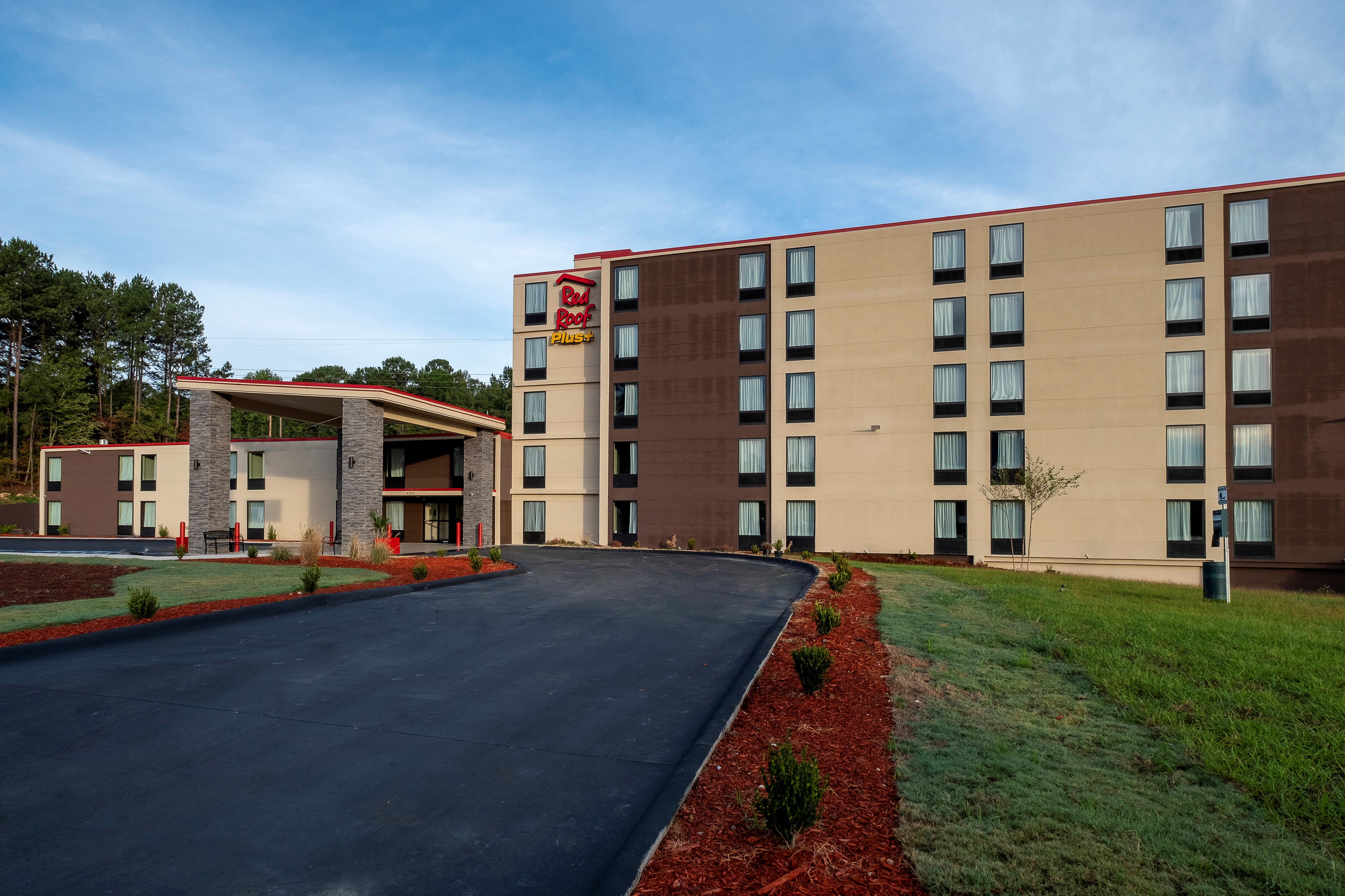 Red Roof Plus Tuscaloosa University 45/45