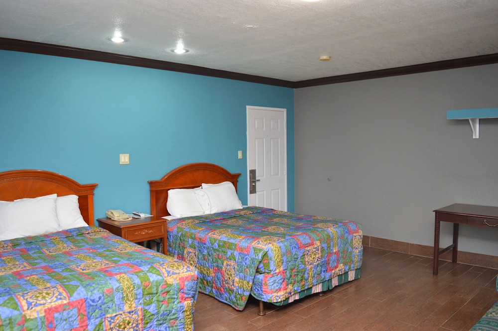 STANDARD, 2 QUEEN BEDS