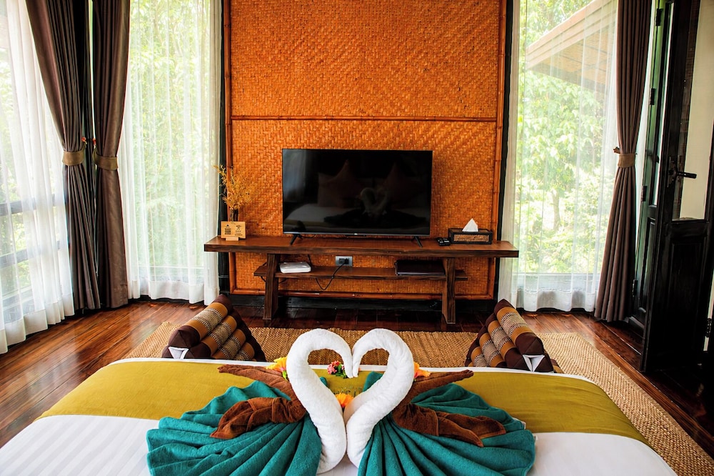 Alama Sea Village Resort 60/70
