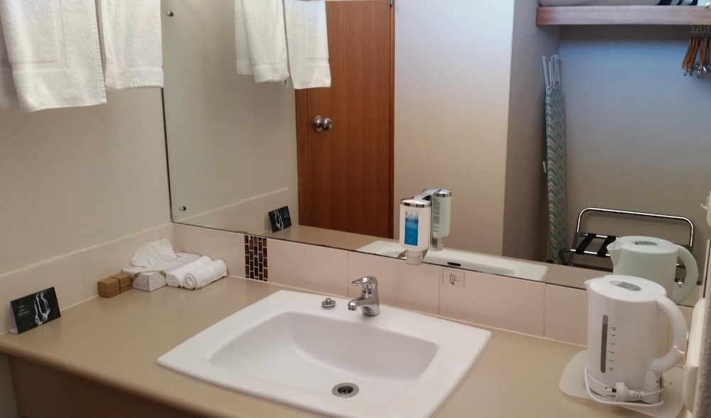 COONAWARRA MOTOR LODGE 36/38