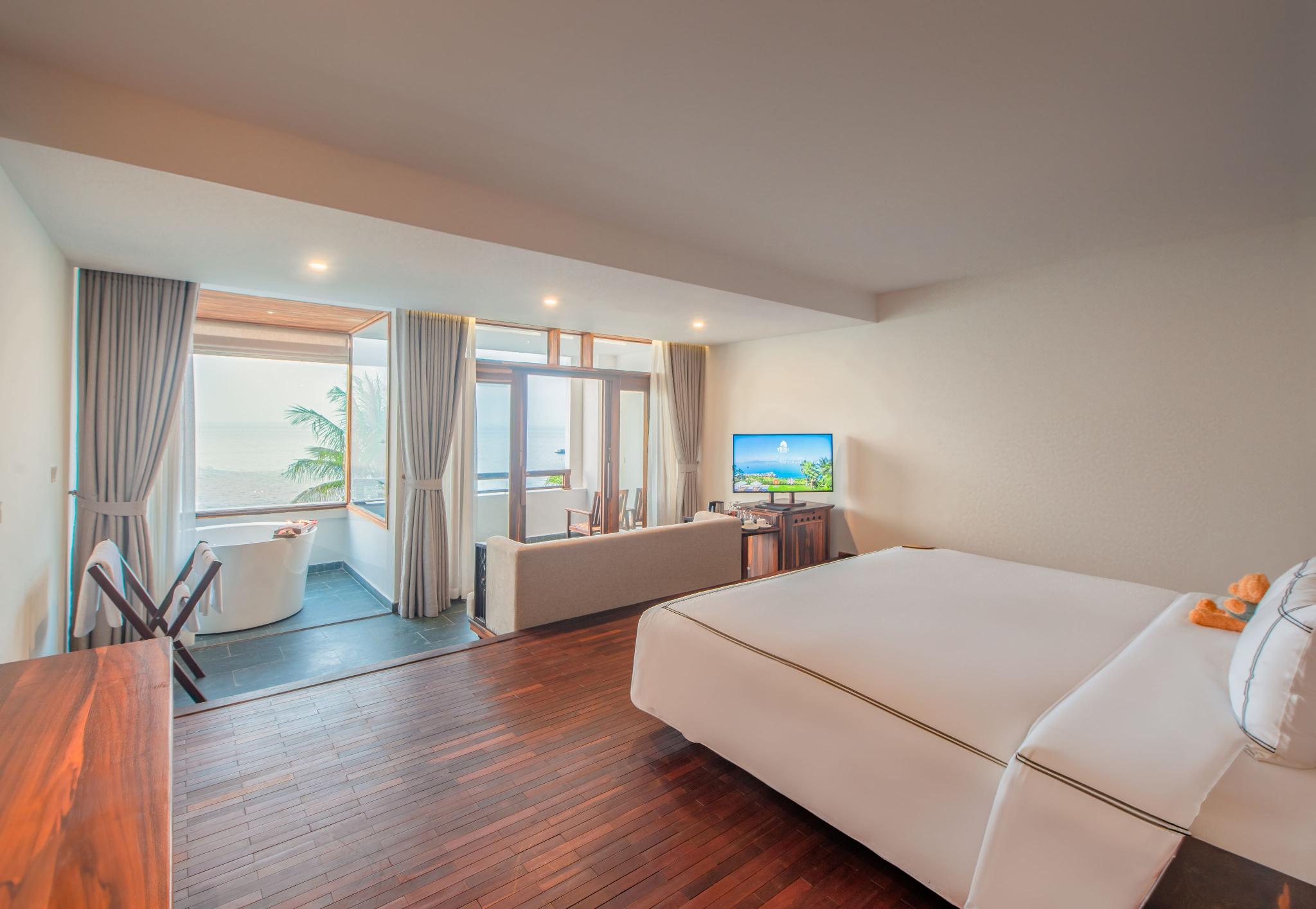 Premier, Executive, Suite