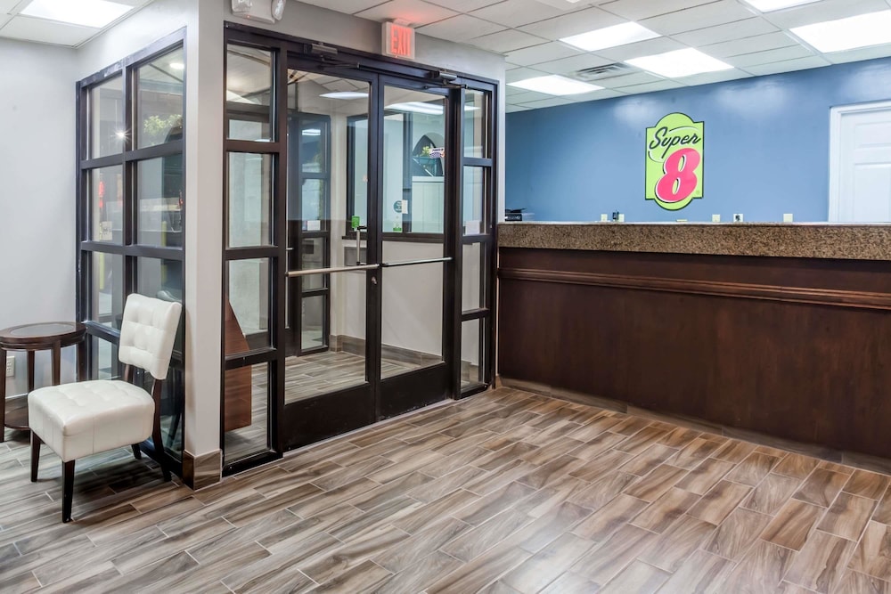 Super 8 by Wyndham Murfreesboro 7/30
