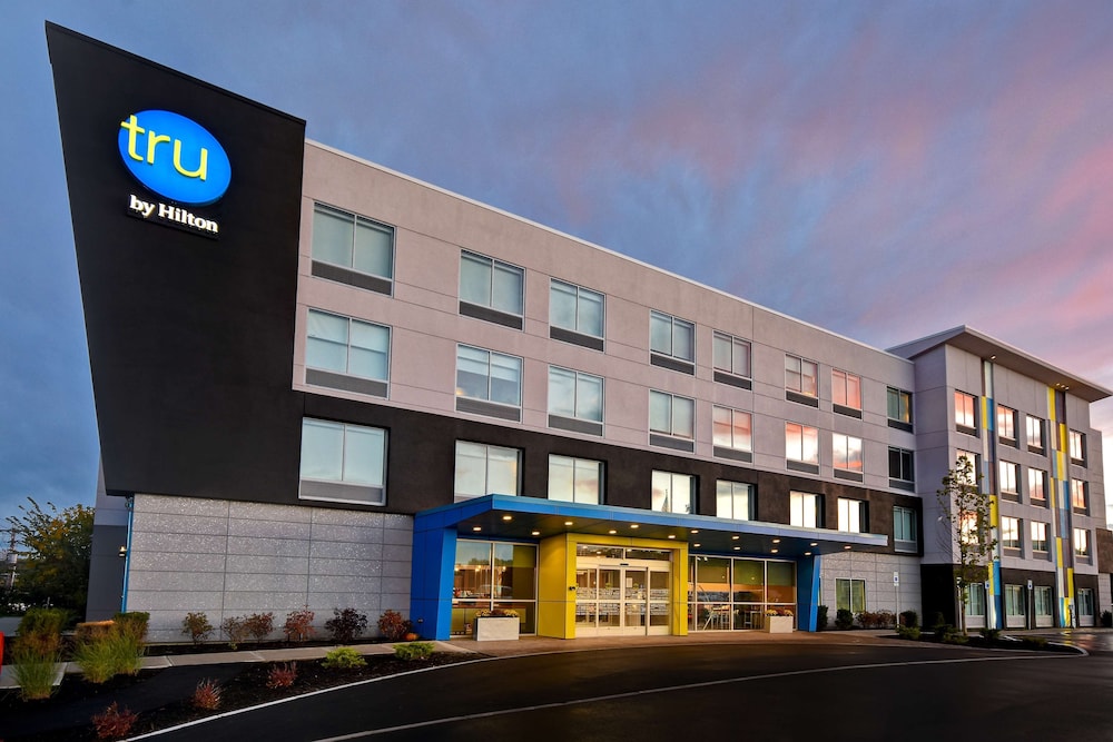 TRU BY HILTON CONCORD NH in CONCORD - NH