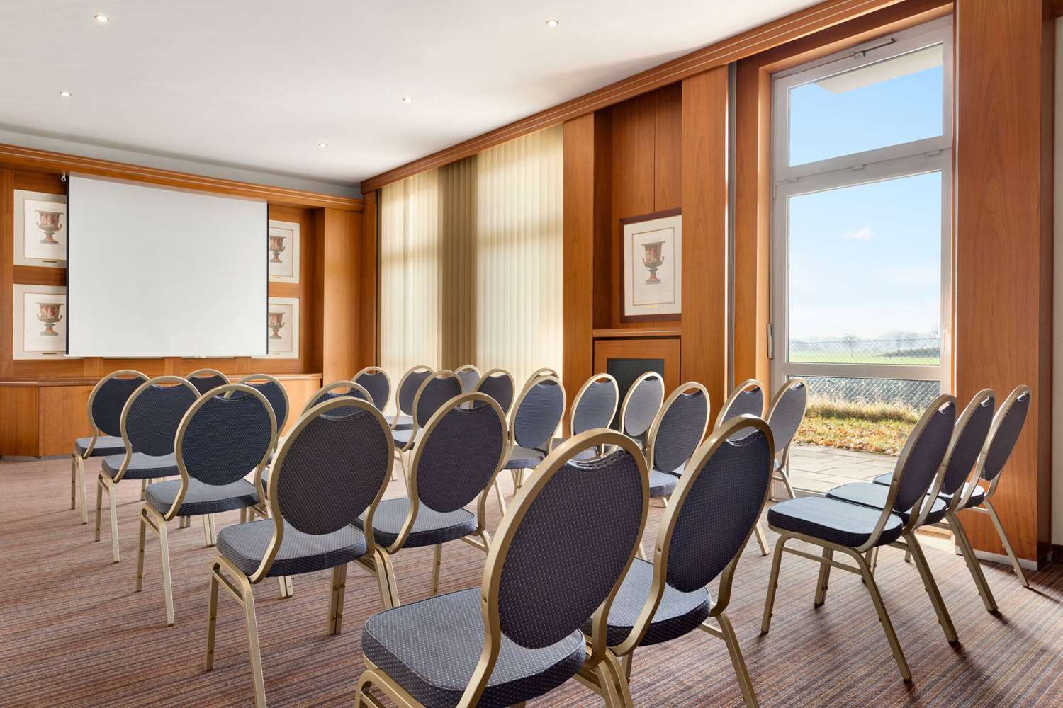 Ramada by Wyndham Muenchen Airport 18/28