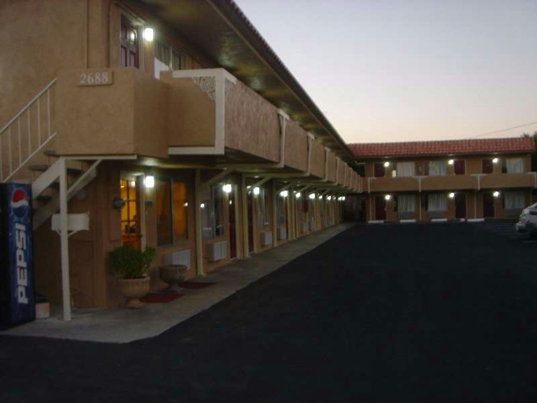 VAGABOND INN HEMET 2/33