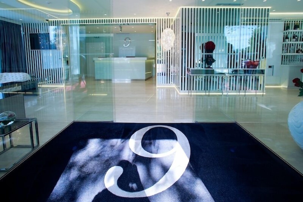 Hotel 9 39/41