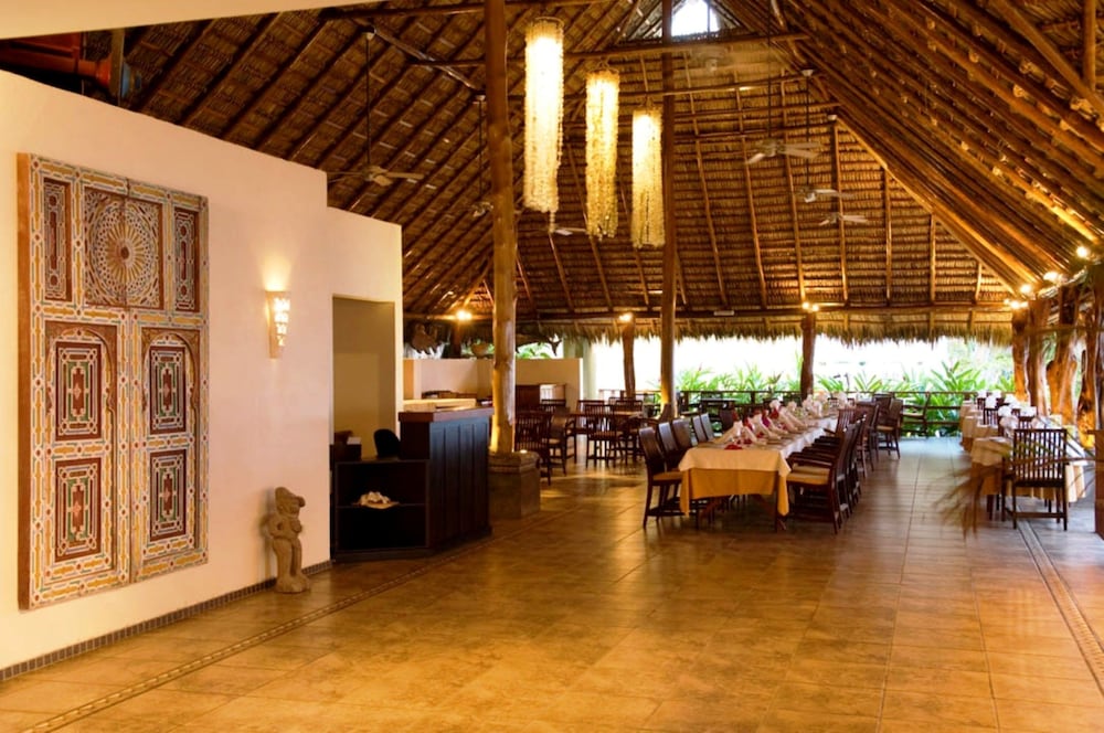 Tango Mar Beachfront Boutique Hotel and Villas 33/49