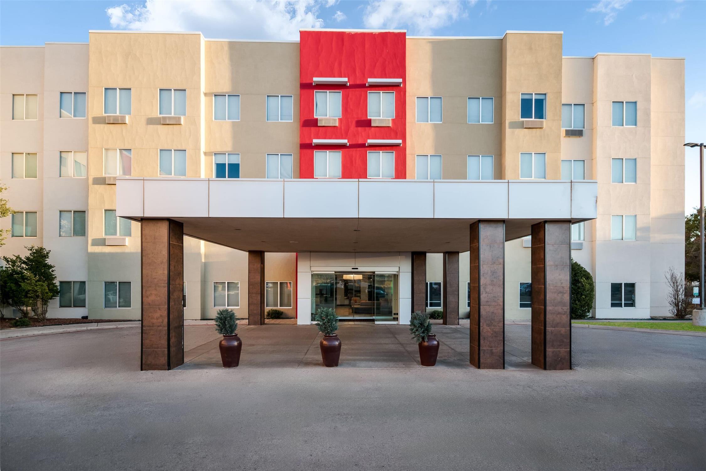 Hawthorn Suites by Wyndham Lubbock 86/92