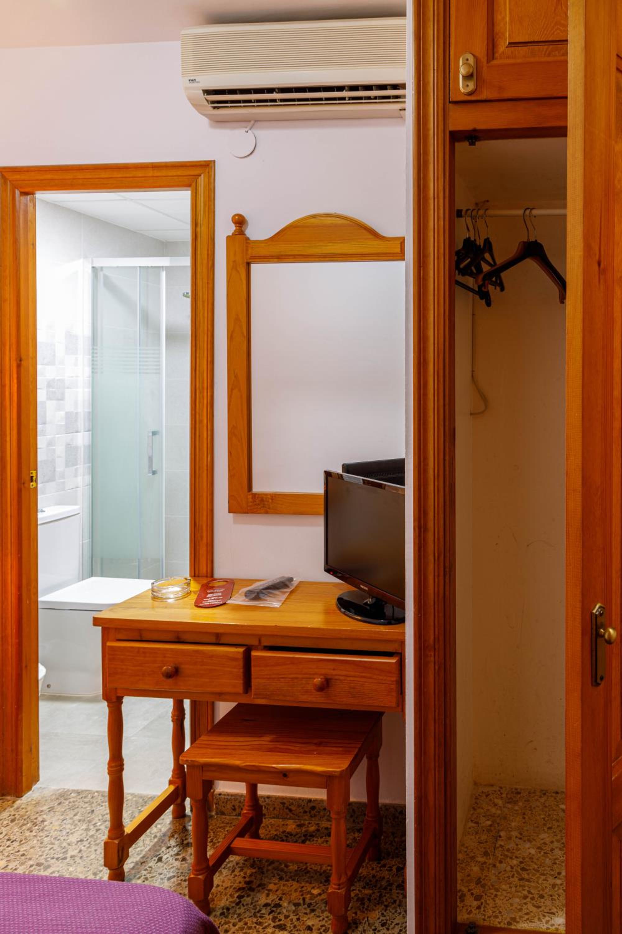 Hotel Herasu 23/33
