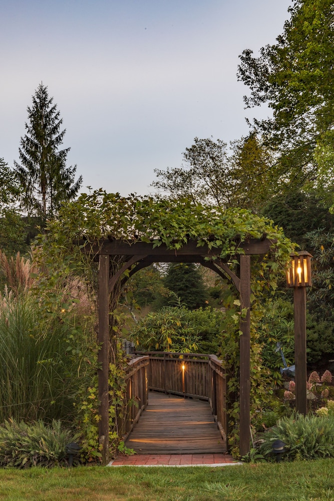 Azalea Garden Inn 45/50