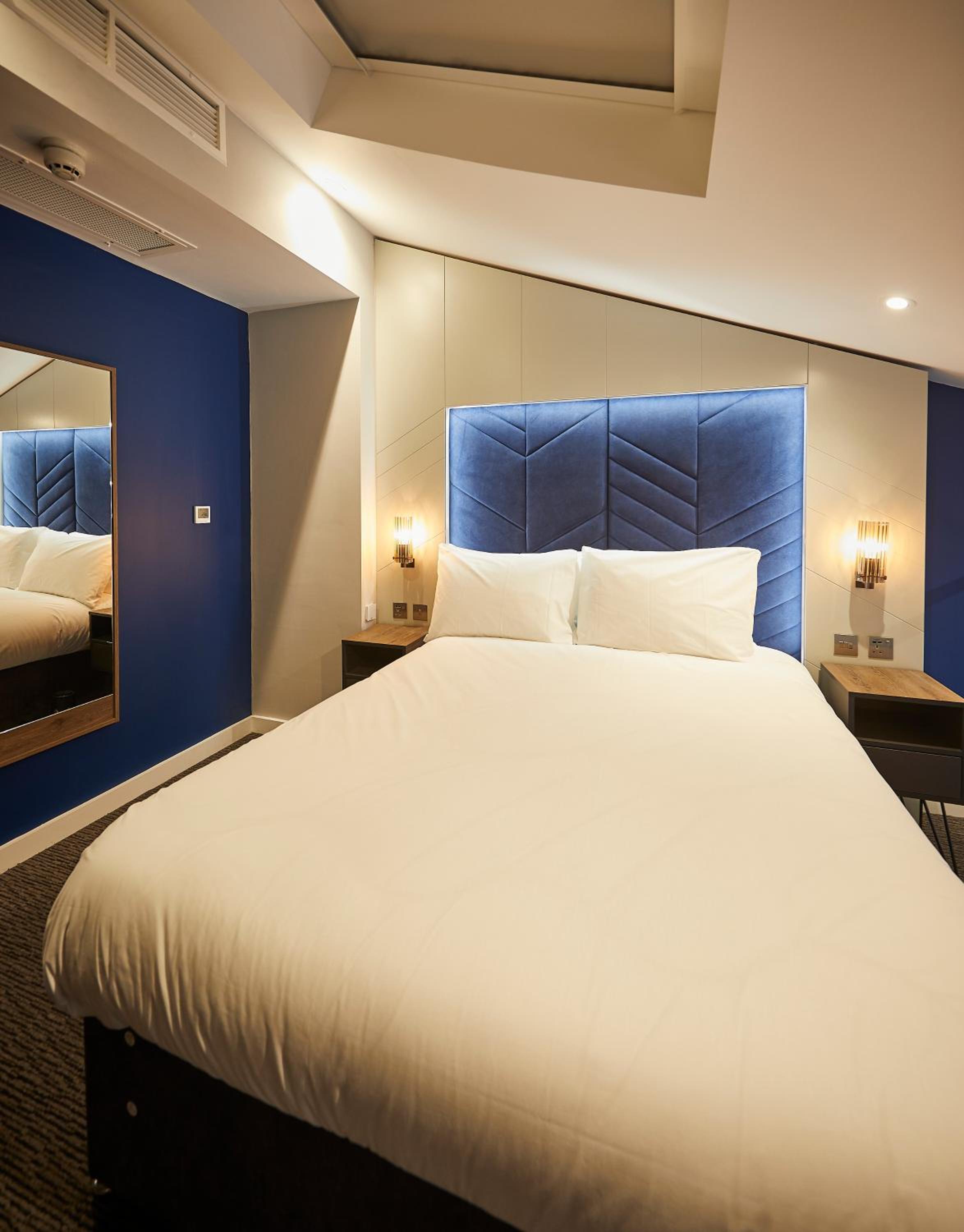 Loft, Suite, Queen Bed, Balcony