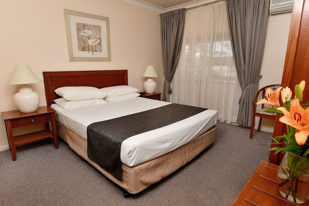 Burke And Wills Motor Inn 15/45