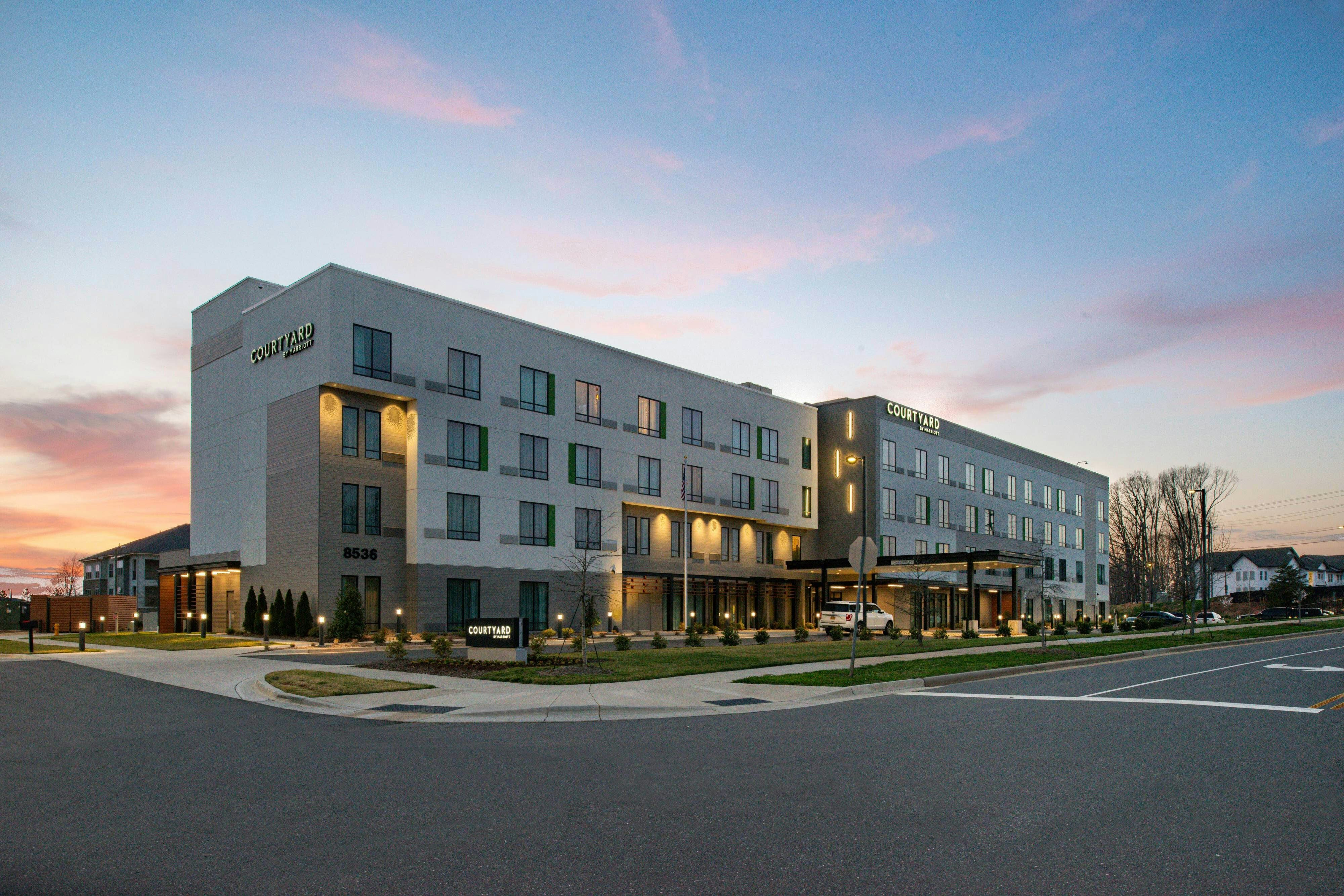Courtyard by Marriott Charlotte Steele Creek 1/13
