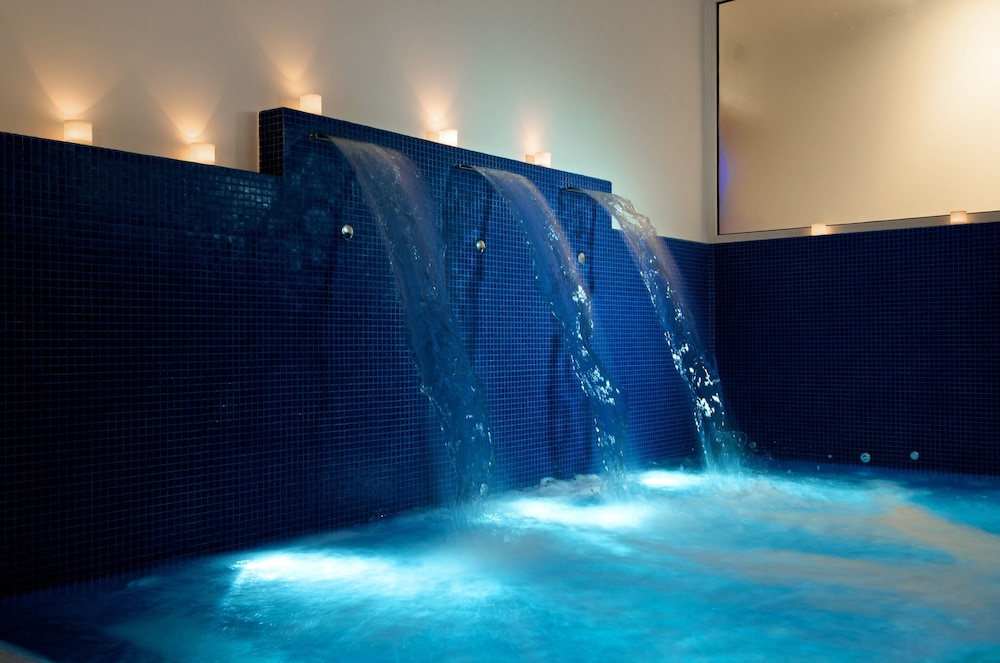 Mondial Resort And Spa 69/74