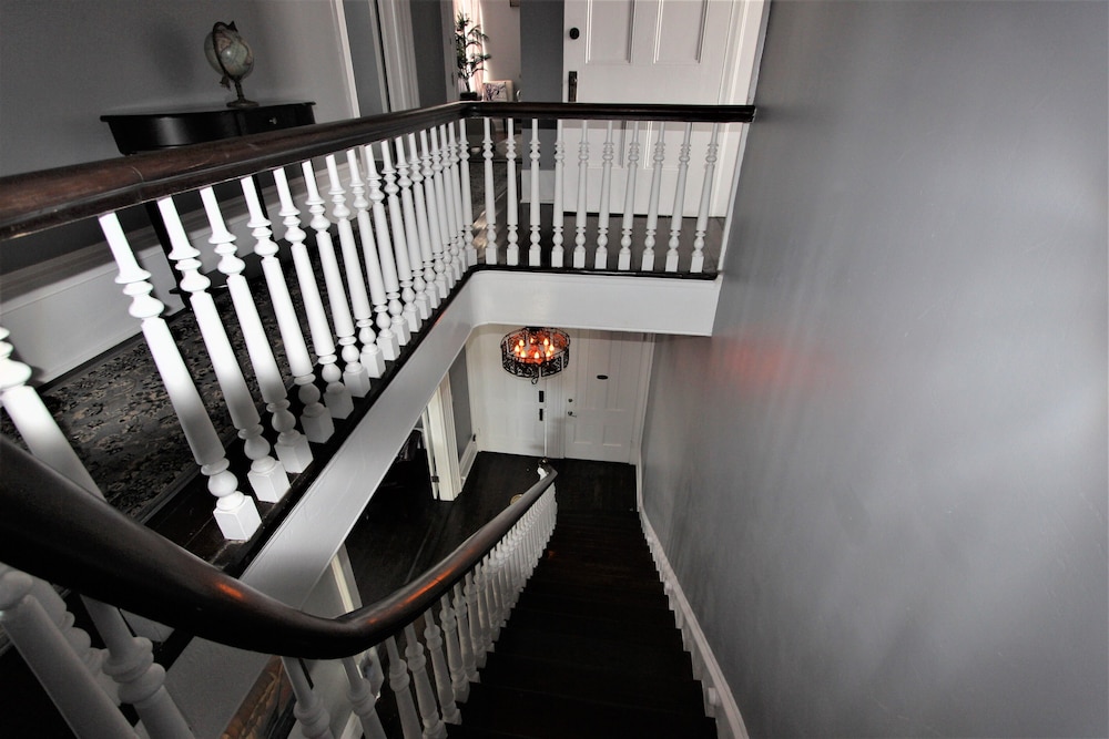 The George Manor 4/50