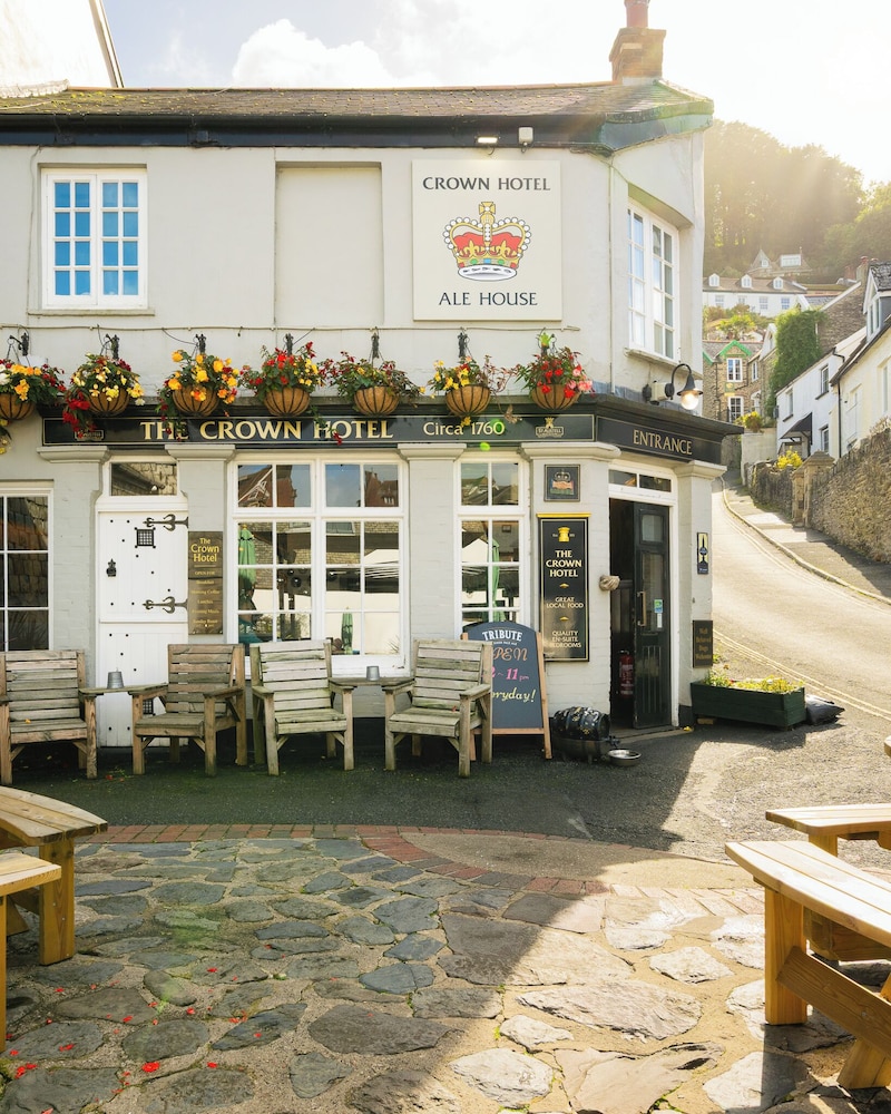 The Crown Hotel 5/50