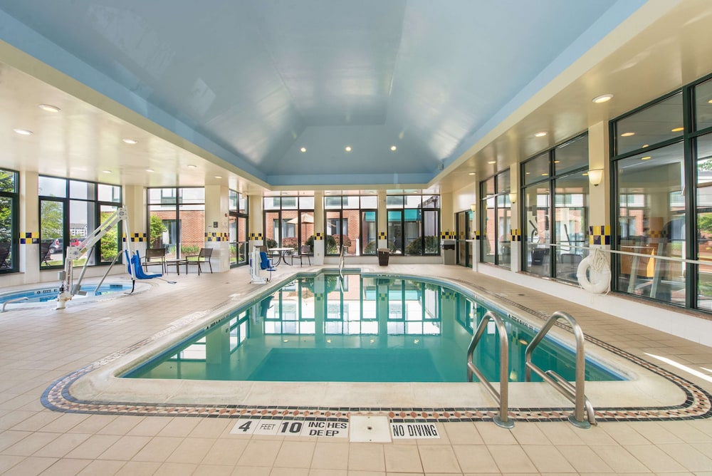 swimming pool spa