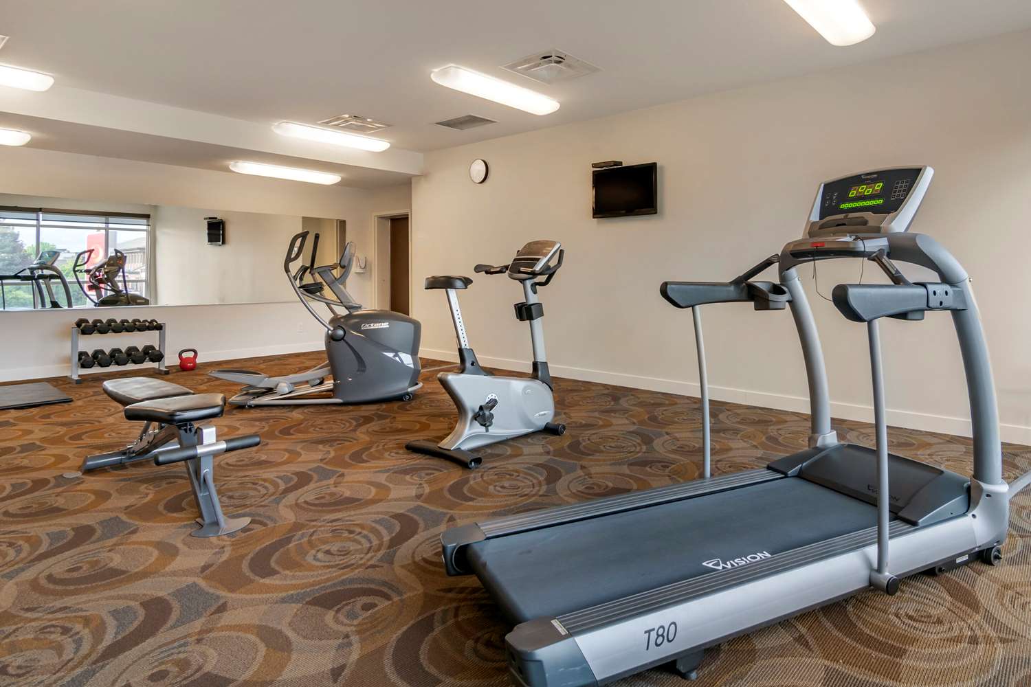 Econo Lodge Inn & Suites Kelowna 5/10