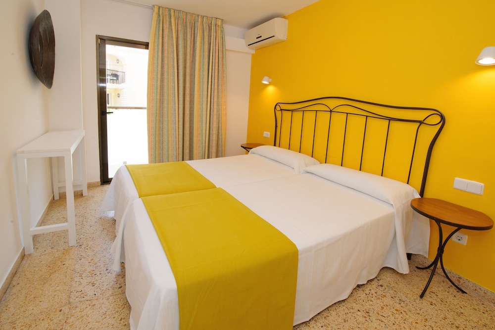Poniente Playa Apartments 20/53