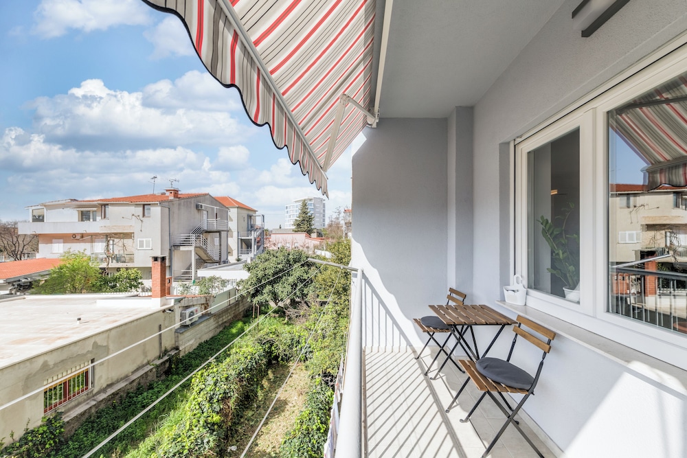 Bells & Whistles, Comfortable Condo 22/30