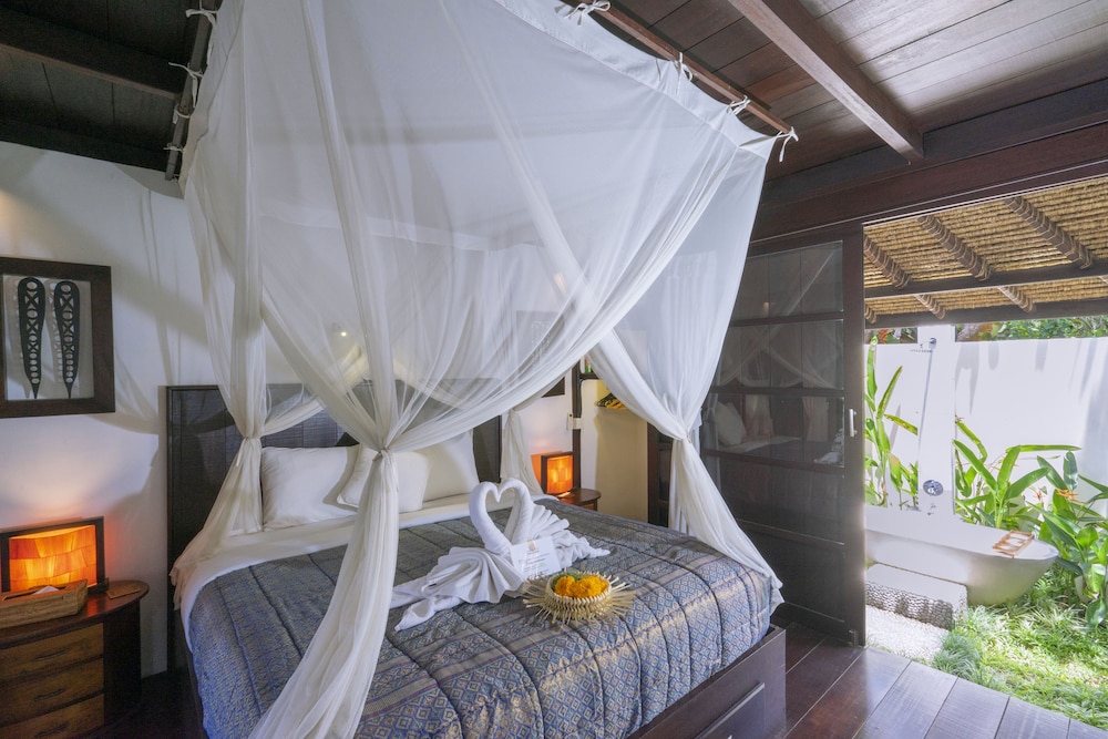 2 BEDROOMS, VILLA