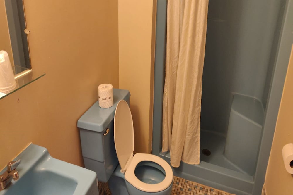 Love Hotels Tomahawk at Lake Mohawksin WI 30/49