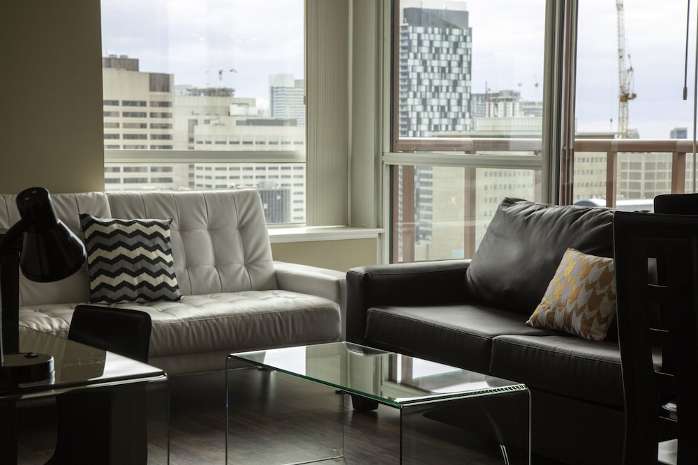 Canada Suites on Bay 31/50