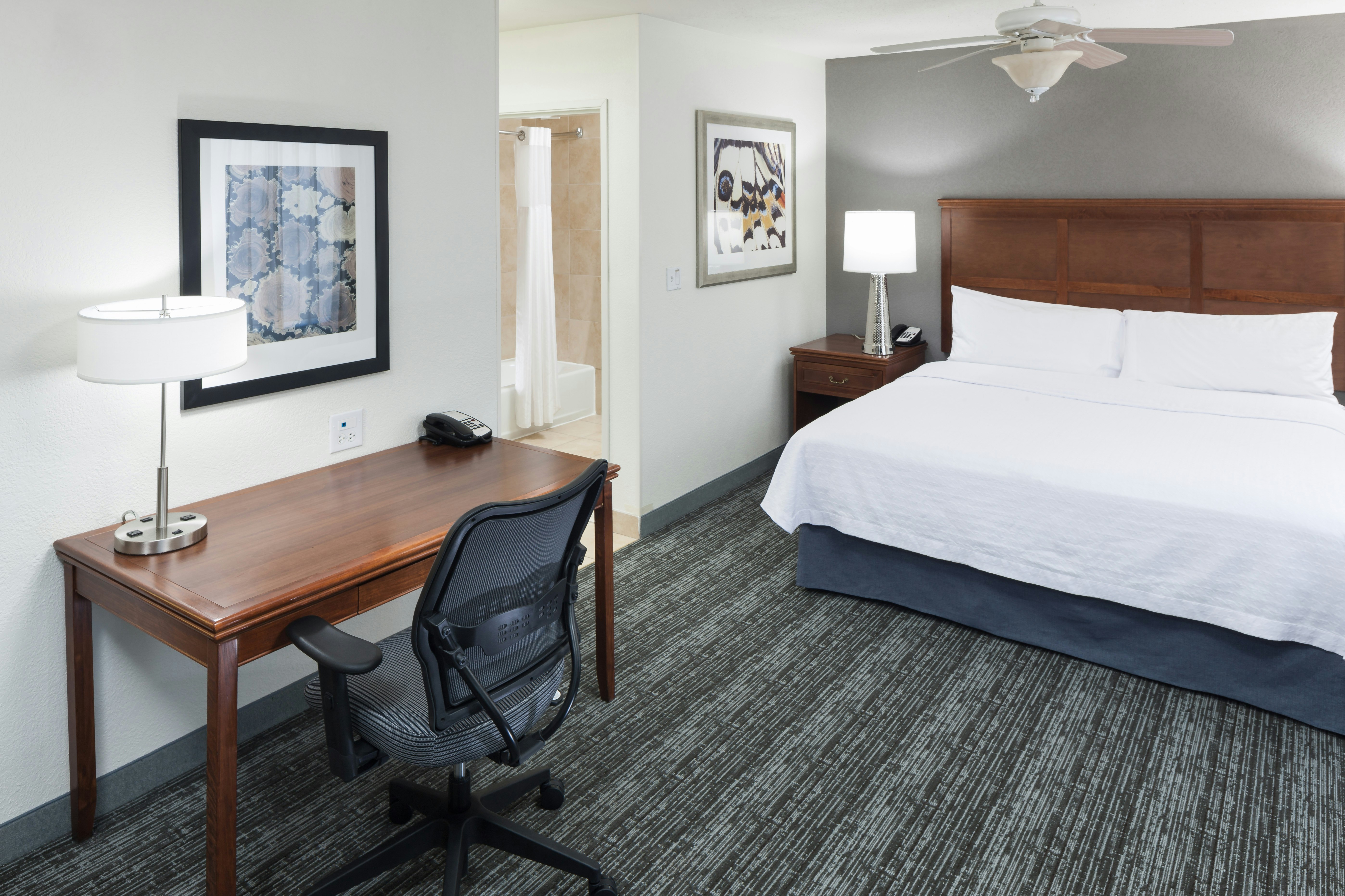 STUDIO, SUITE, KING BED