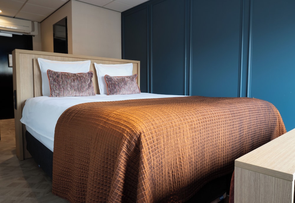 Compact, Queen Bed, Canal View، HAMPSHIRE BOUTIQUE HOTEL SEBASTIANS 3/4