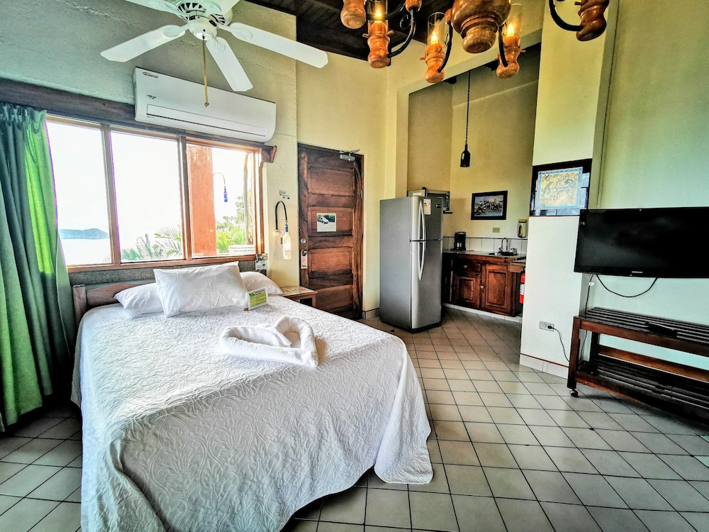 Plus, Family, Studio, 2 Double Beds, Ocean View