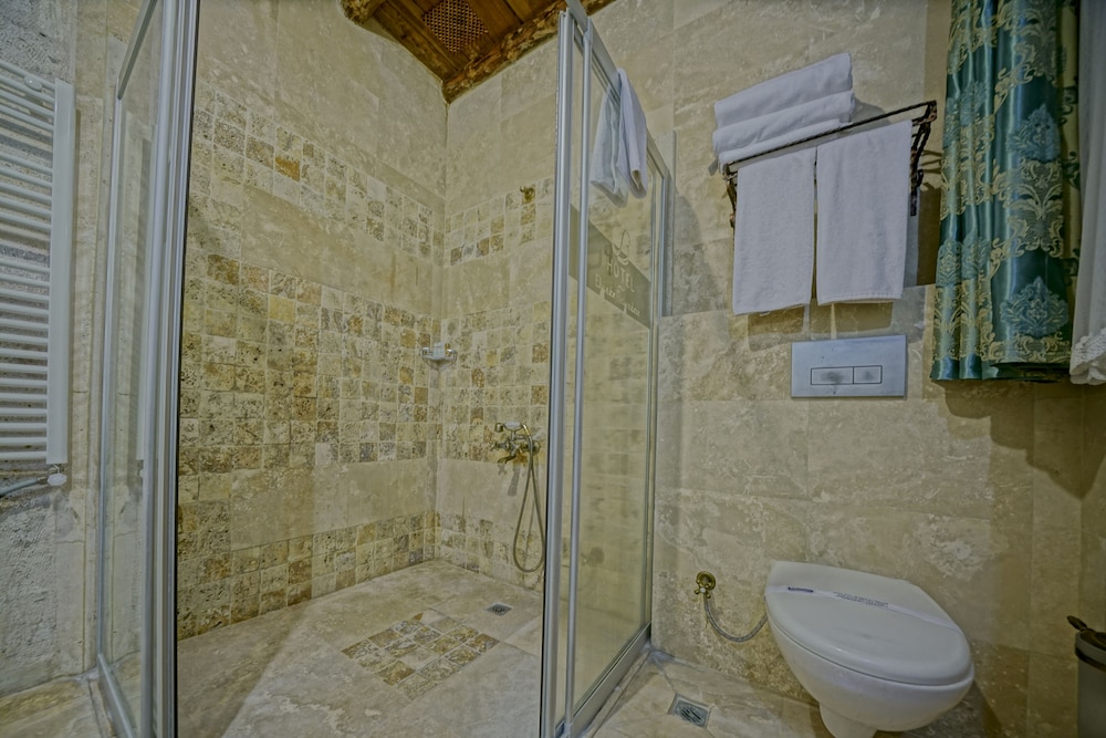 Elysee Cave House 98/100