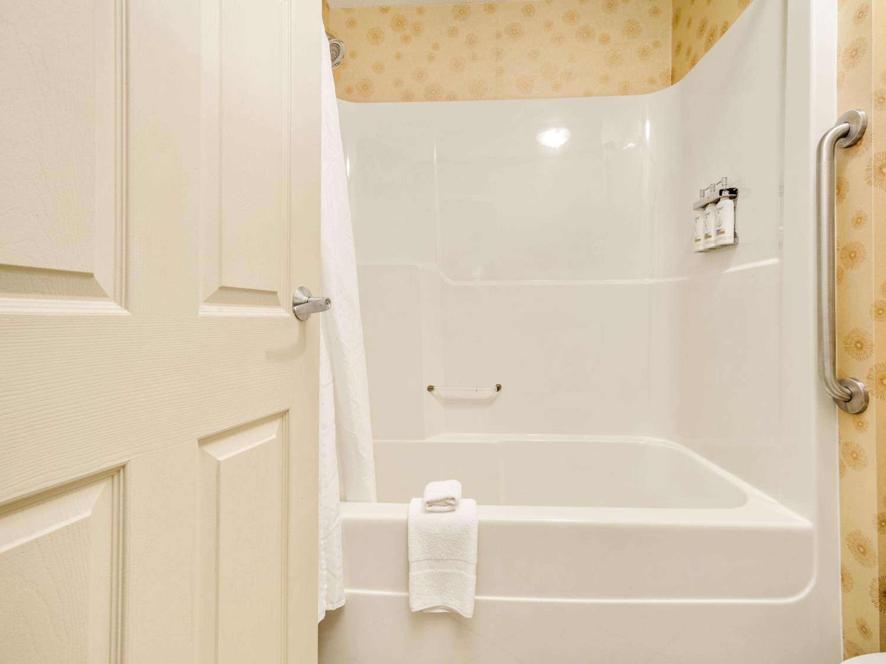 غرفة تنفيذية بسريرين كوين بغرفة نوم واحدة، HOLIDAY INN LETHBRIDGE 6/6