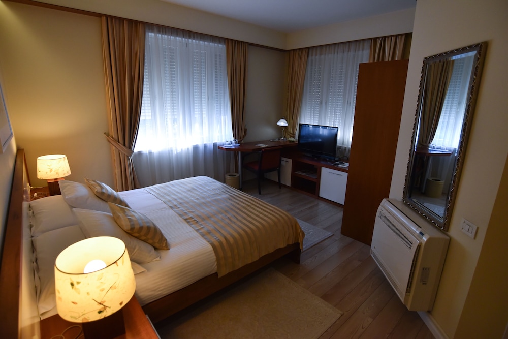 Hotel Sokrat 6/38