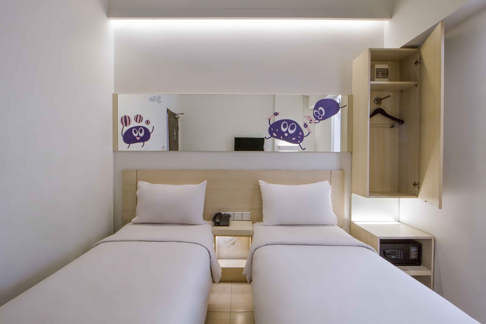 Cleo Hotel Basuki Rahmat 16/46