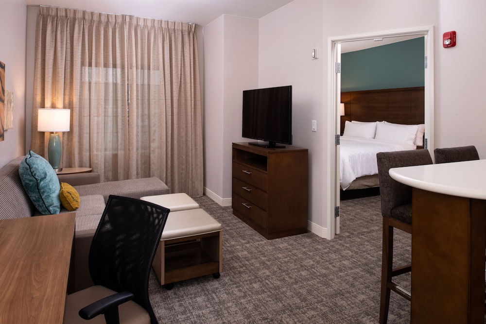 Staybridge Suites St George 24/67
