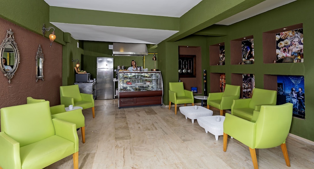 Charm Beach Hotel - All Inclusive 100/115