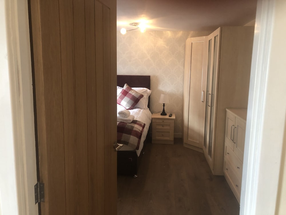 The Millcroft Hotel 25/50