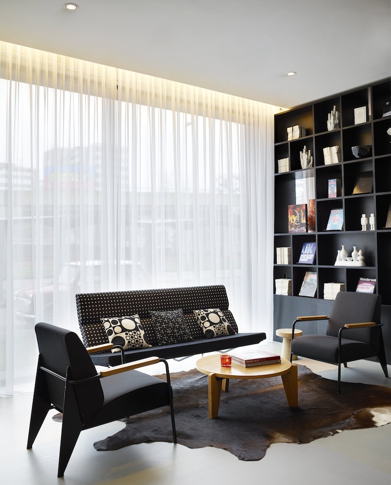 CITIZENM SCHIPHOL AIRPORT HOTEL 20/53