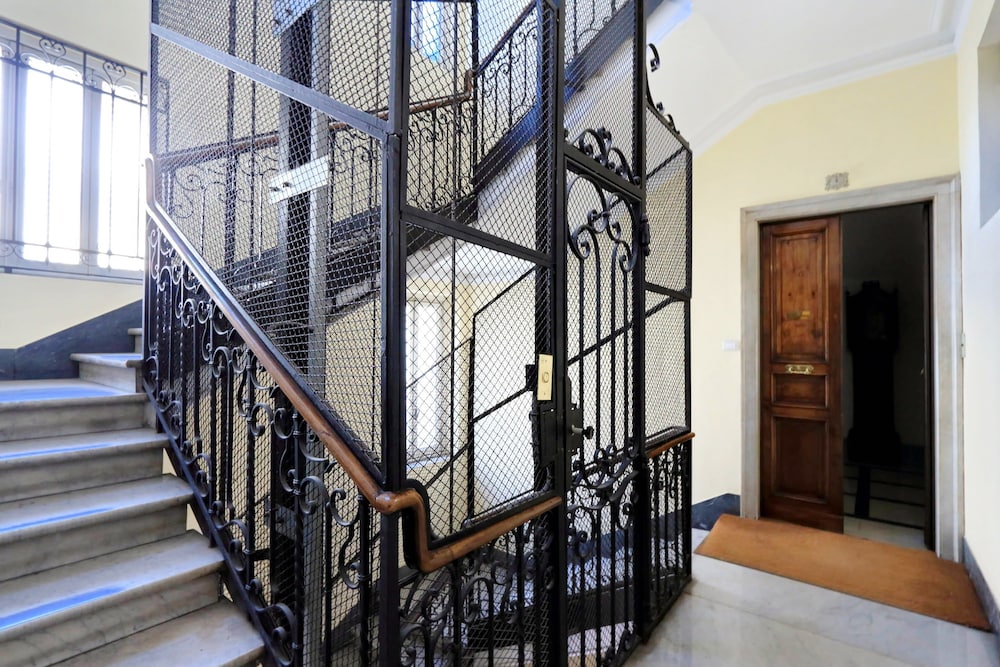 Prestigious Apartment Via Veneto 12/28
