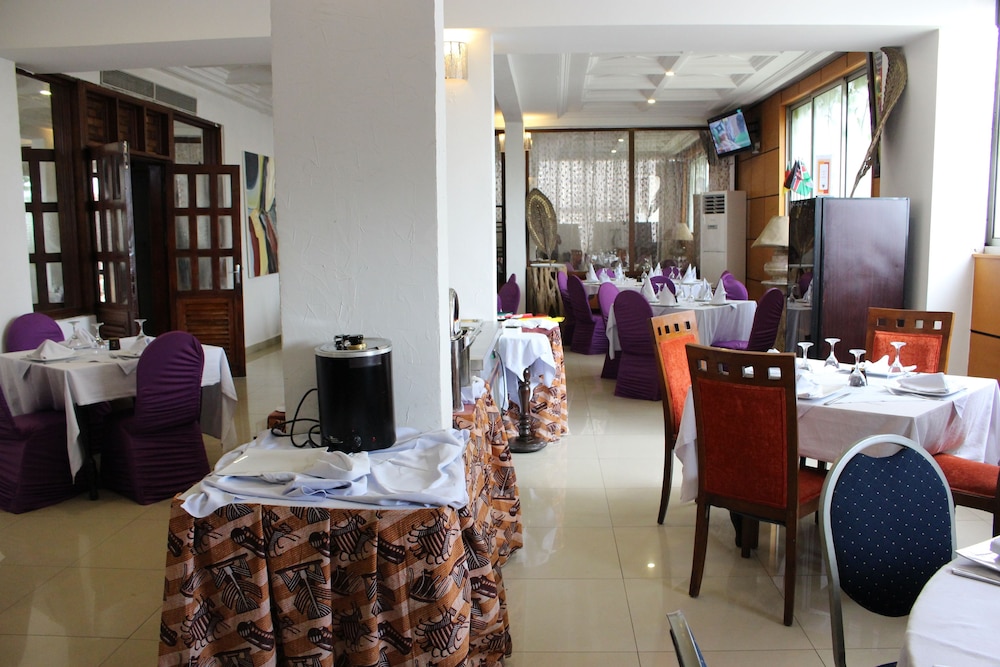 Lewat Hotel 17/30