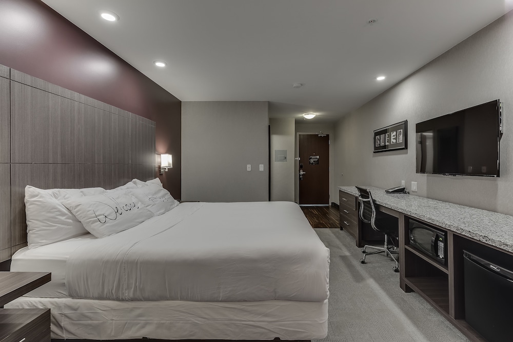 Home Inn Suites Saskatoon South 26/66