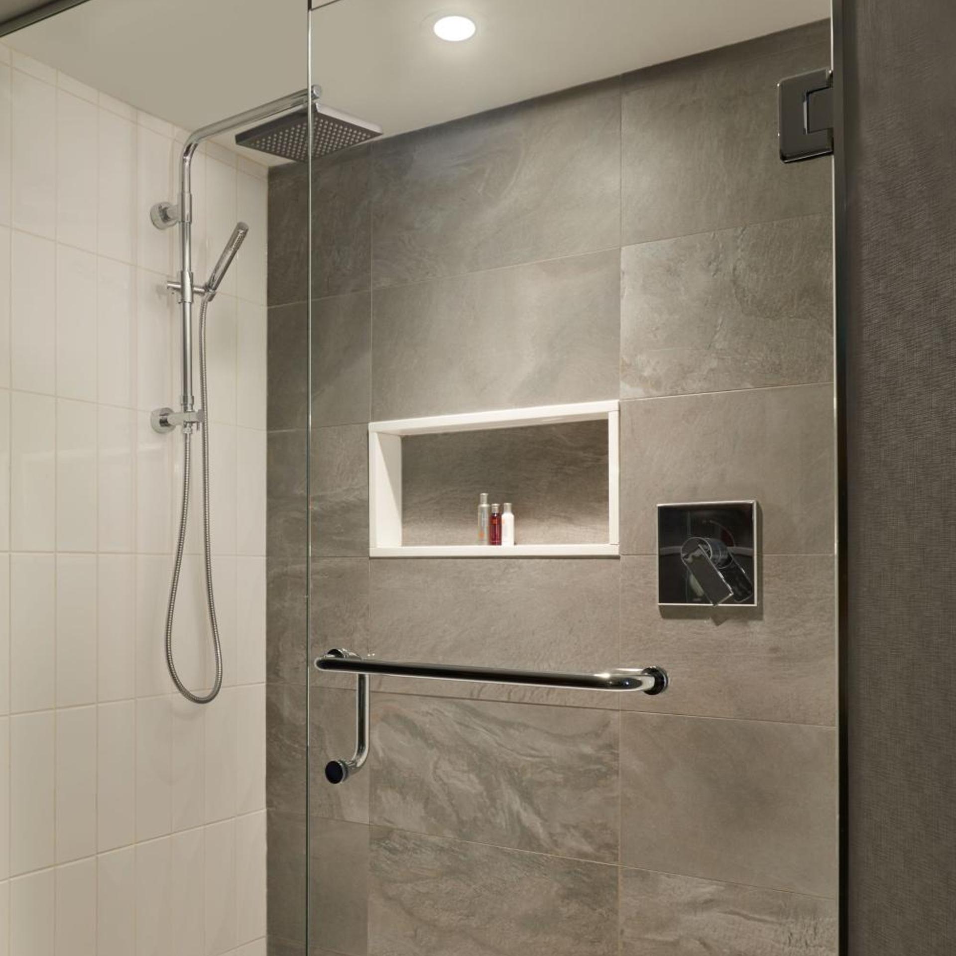 غرفة بسرير كينج وسرير كوين، Toronto Marriott City Centre Ex Renaissance Toronto Hotel 6/6