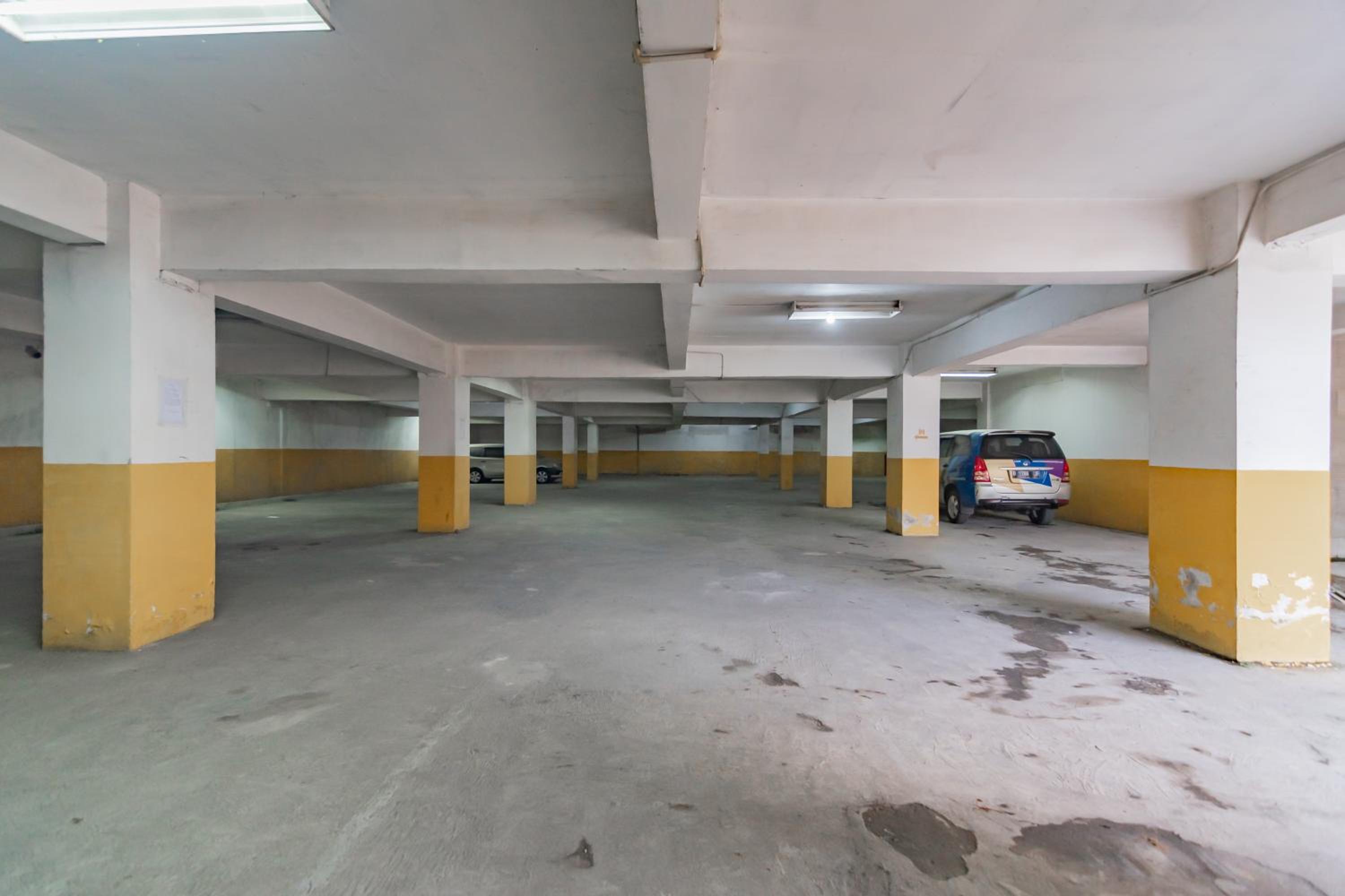 Urbanview Hotel Newton Riau Bandung 50/55