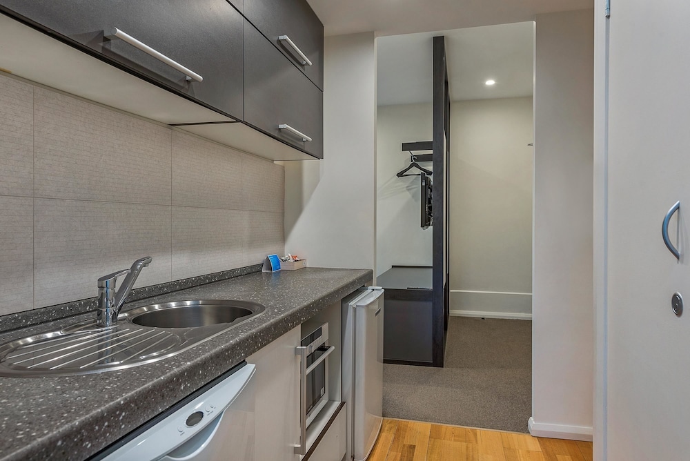 Mantra One Sandy Bay Road Hobart 20/64